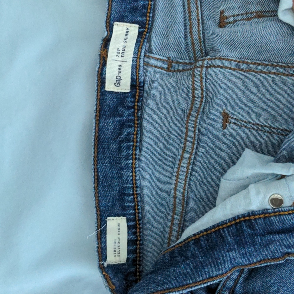 Gap True Skinny jeans, 28P